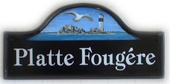Large Mews Base plaque with a seascape of Platte Fougere and its lighthouse and a seagull